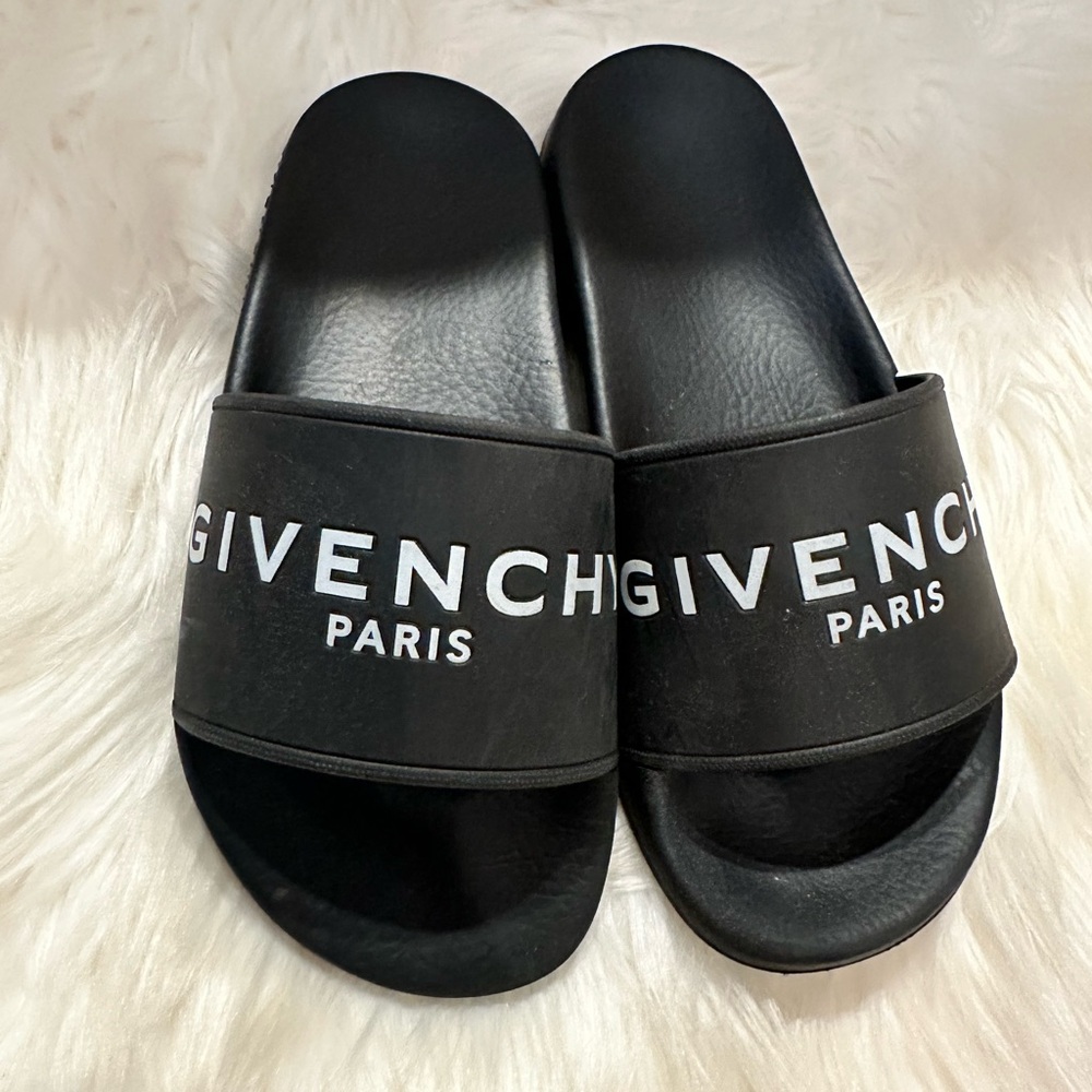 GIVENCHY Kids Black Embossed Pool Slides